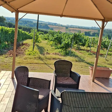 Alloggio per agriturismo Podere 329 *